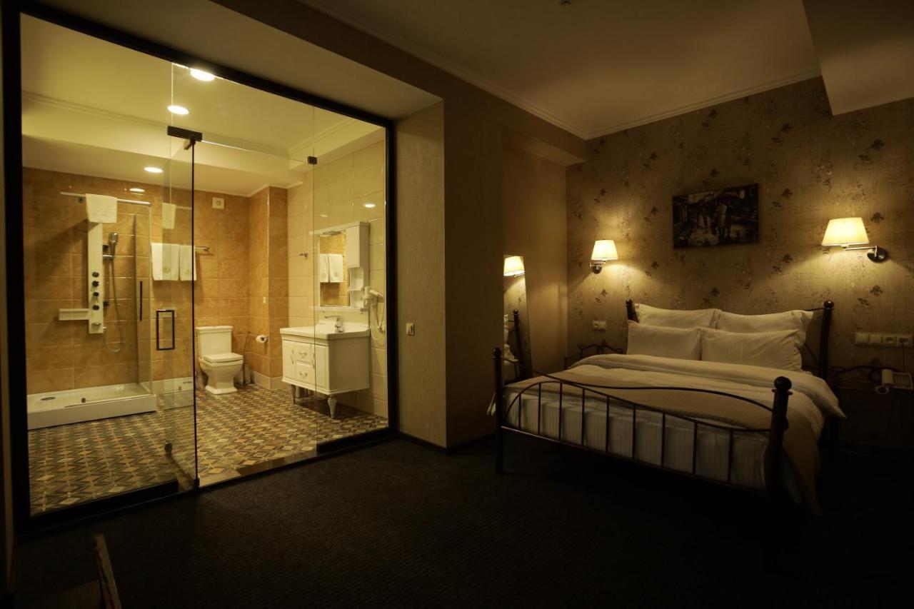 Redline Hotel Tiflis Exterior foto
