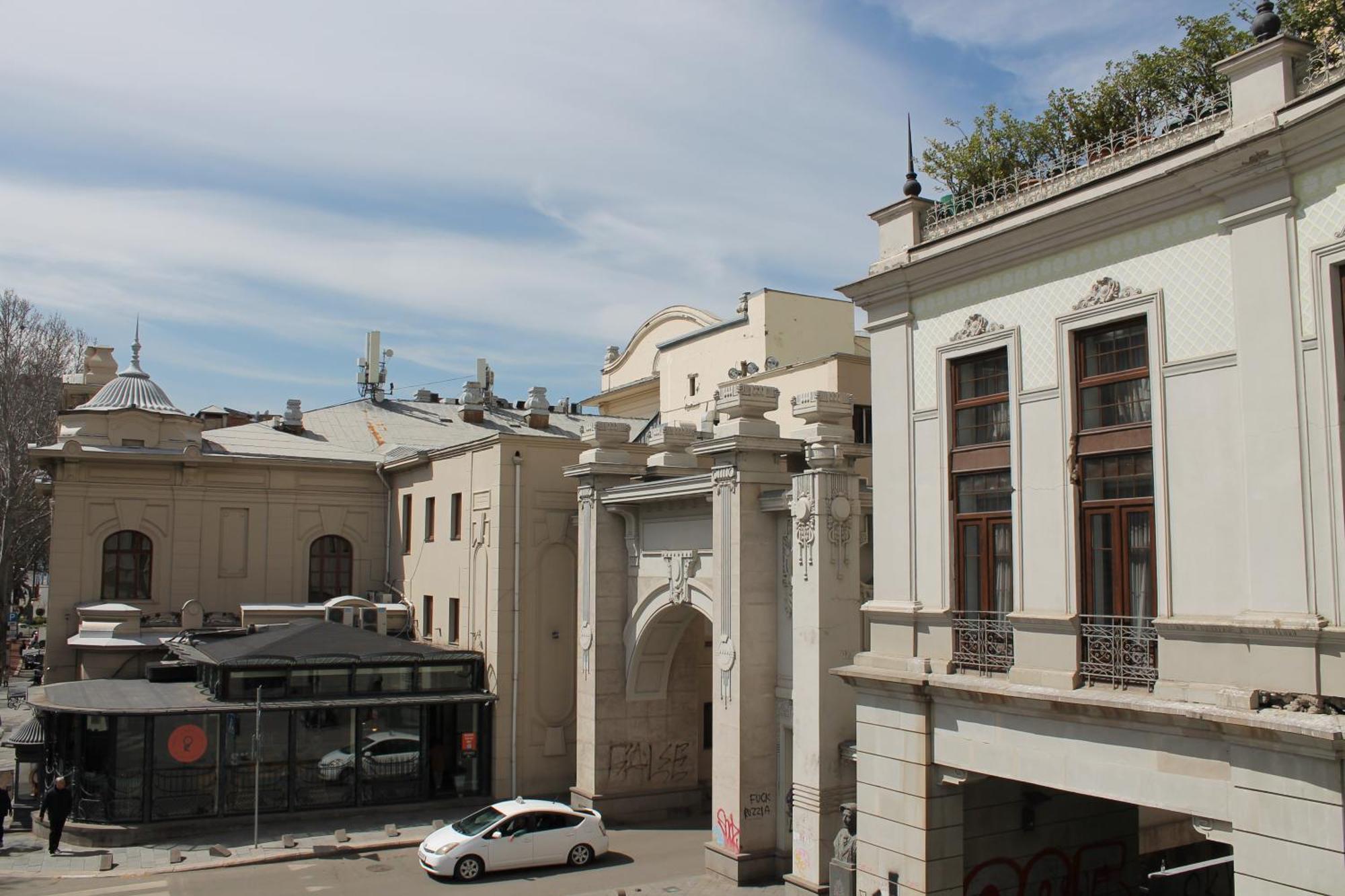 Redline Hotel Tiflis Exterior foto