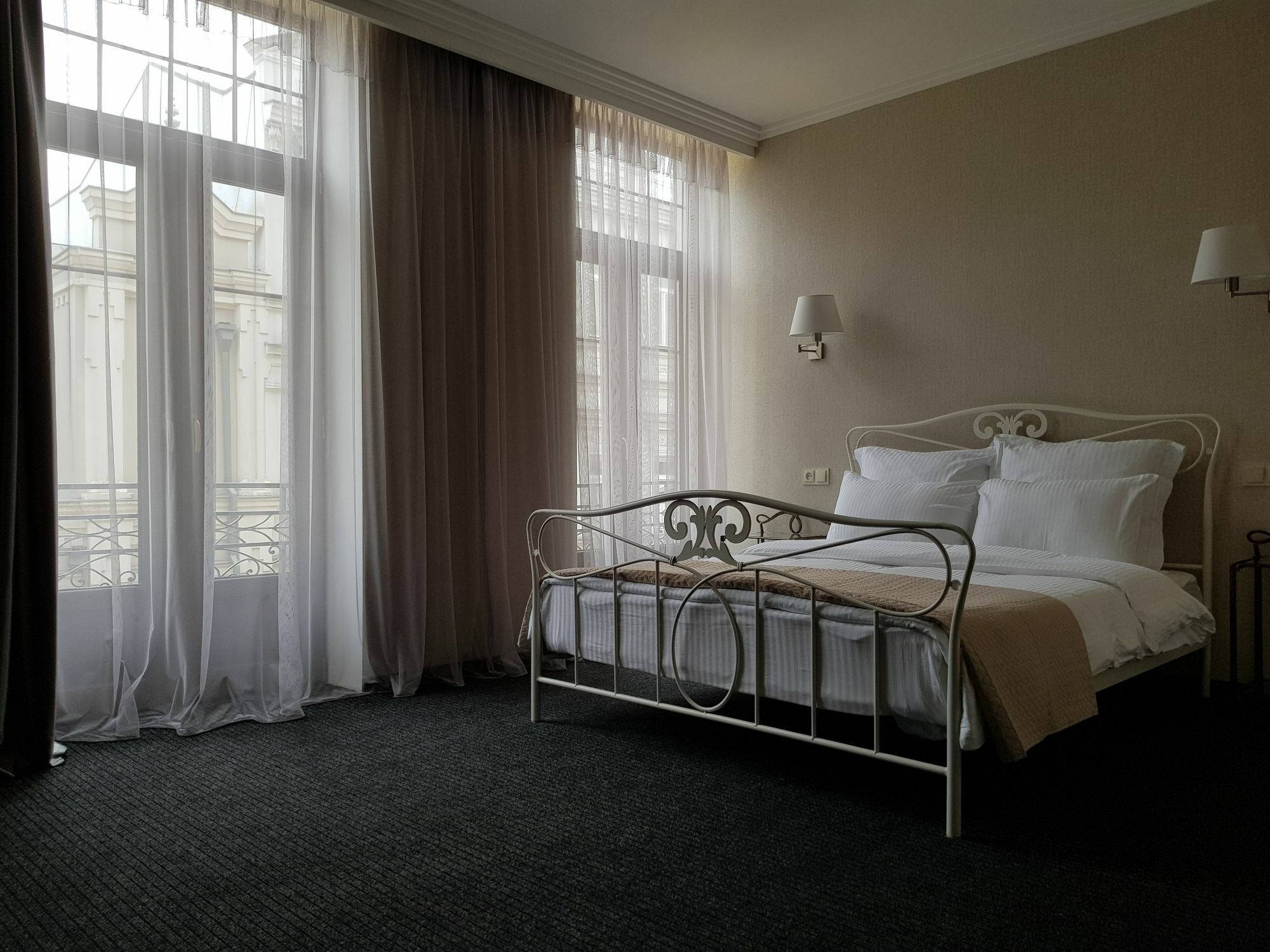 Redline Hotel Tiflis Exterior foto